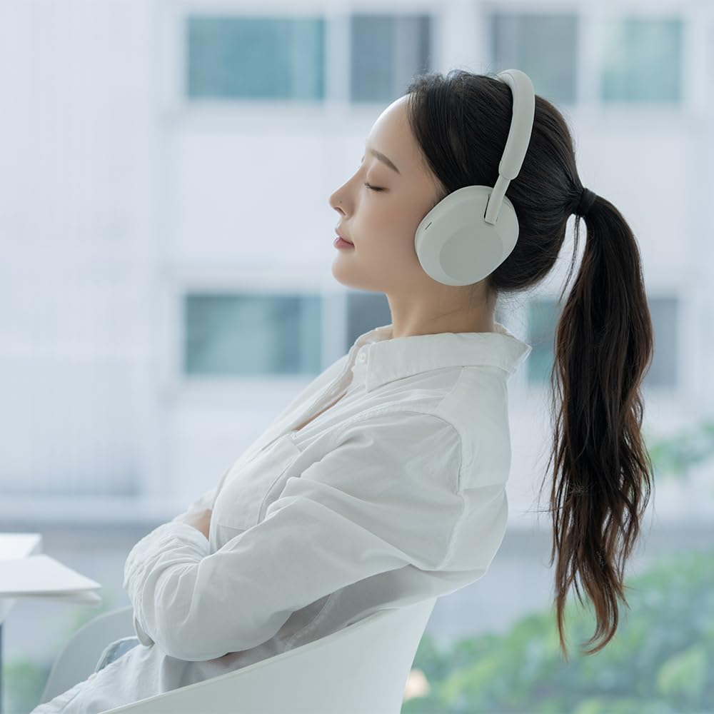 Sony WH-1000XM5 Noise Canceling Wireless Headphones - 30hr Battery Life - Over-Ear Style - Optimized for Alexa and Google Assistant - Built-in mic for Calls - Silver International Version