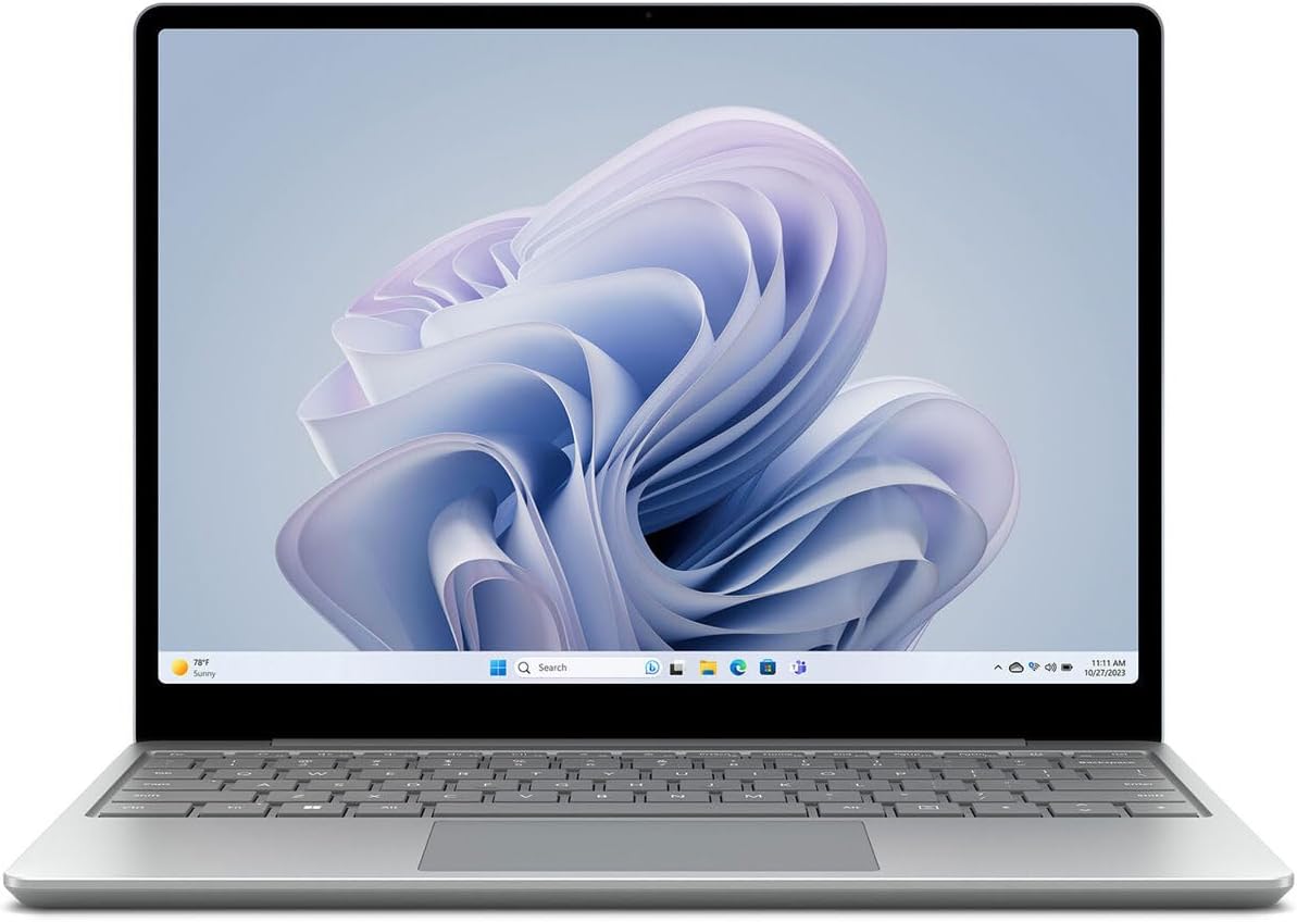Microsoft Surface Laptop Go 3 12.4' Touchscreen Notebook - Intel Core i5-16 GB - 256 GB SSD - English Keyboard - Platinum (Renewed)