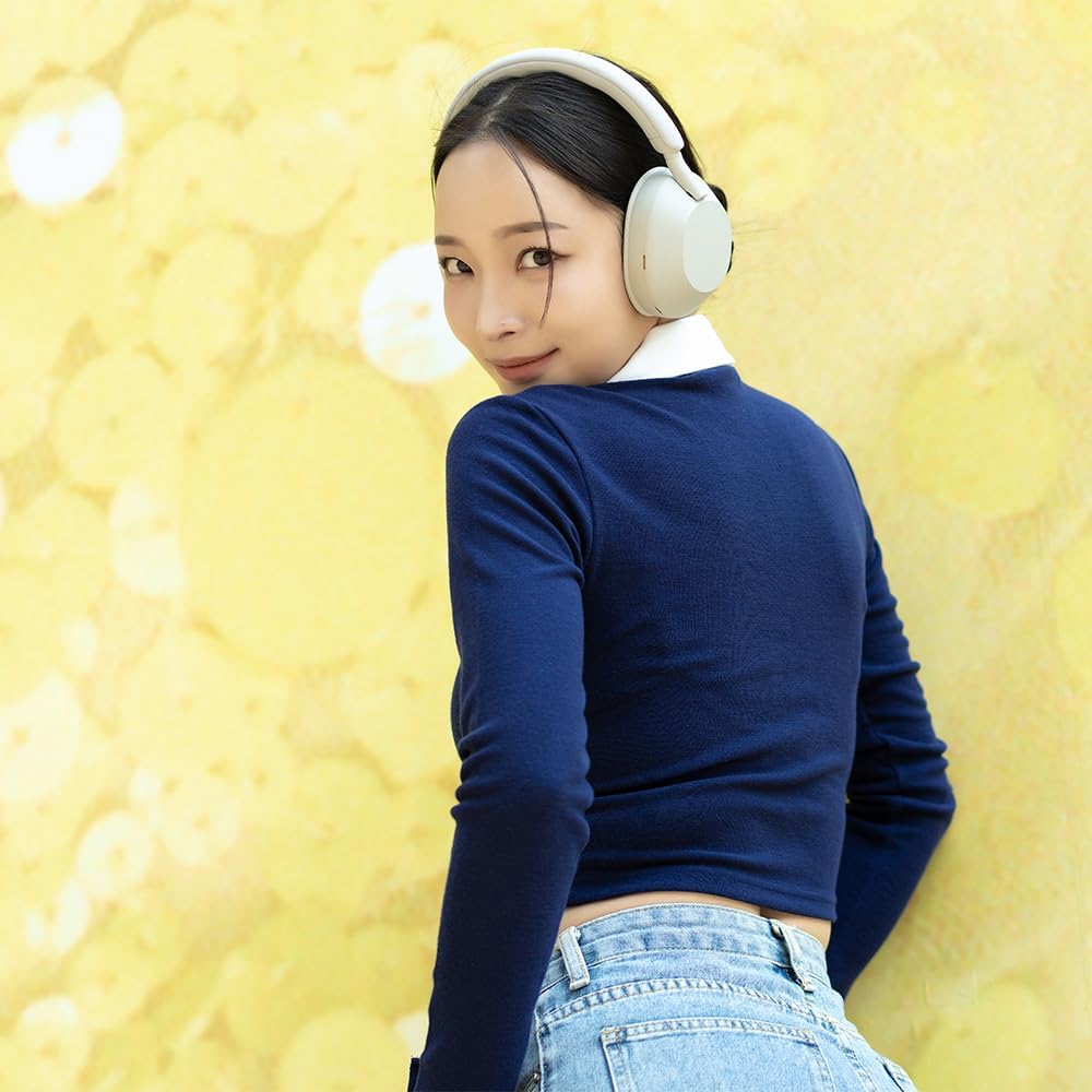 Sony WH-1000XM5 Noise Canceling Wireless Headphones - 30hr Battery Life - Over-Ear Style - Optimized for Alexa and Google Assistant - Built-in mic for Calls - Silver International Version