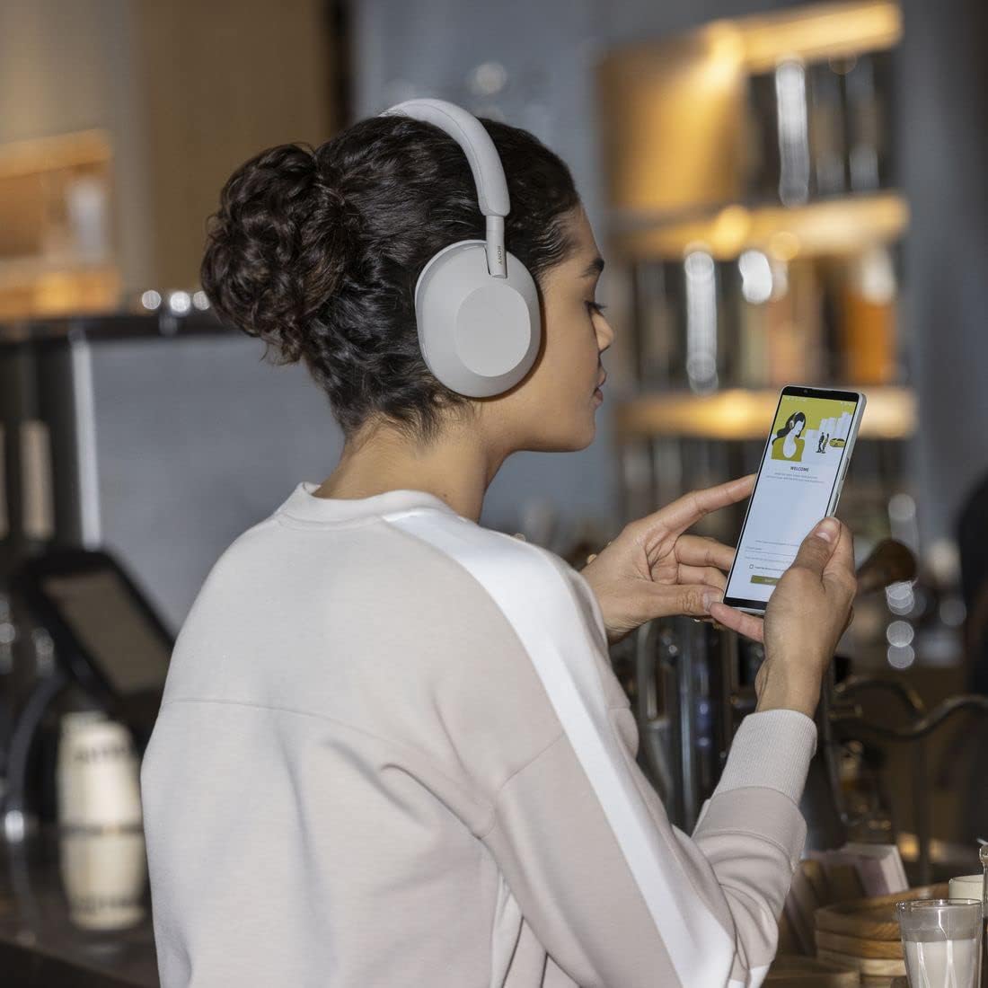 Sony WH-1000XM5 Noise Canceling Wireless Headphones - 30hr Battery Life - Over-Ear Style - Optimized for Alexa and Google Assistant - Built-in mic for Calls - Silver International Version