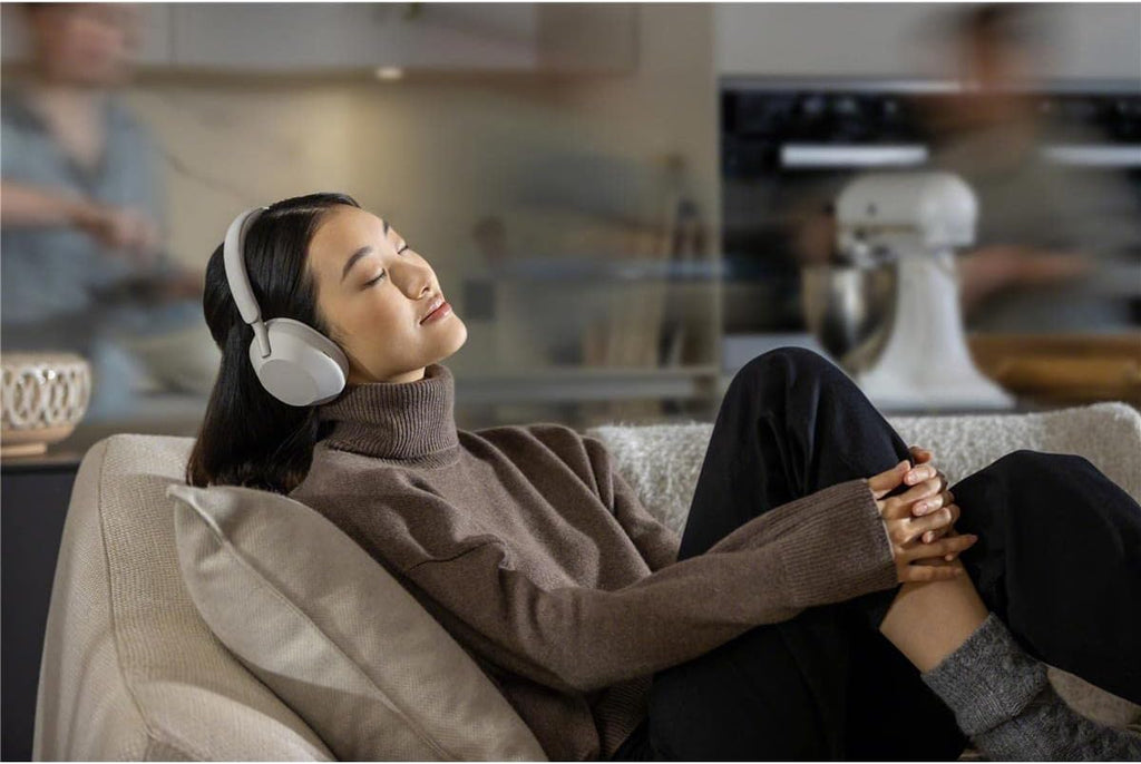 Sony Title WH-1000XM5 The Best Wireless Noise Canceling Headphones with Auto Noise Canceling Optimizer, Crystal Clear Hands-Free Calling, and Alexa Voice Control, Silver, with Stand, P-Bank
