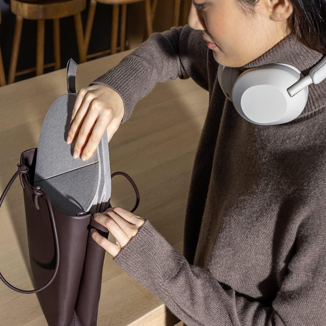 Sony WH-1000XM5 Noise Canceling Wireless Headphones - 30hr Battery Life - Over-Ear Style - Optimized for Alexa and Google Assistant - Built-in mic for Calls - Silver International Version