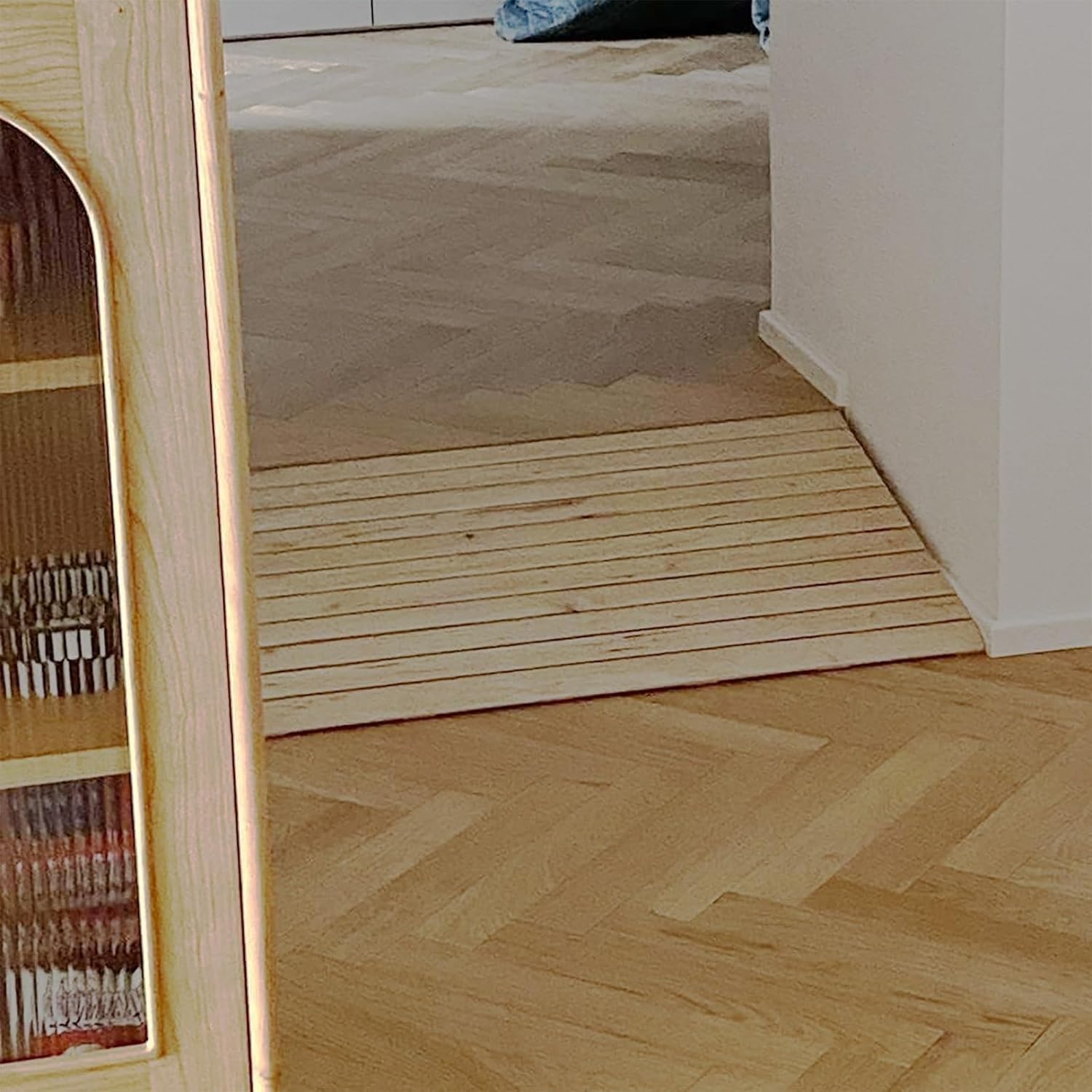 Garage ramp Edge Wooden Curb, Wheelchair Threshold ramp, car and Motorcycle Pedestrian Step Transition ramp(30.8 * 30 * 9Cm/12.1 * 11.8 * 3.5In)