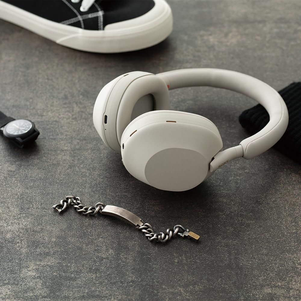 Sony WH-1000XM5 Noise Canceling Wireless Headphones - 30hr Battery Life - Over-Ear Style - Optimized for Alexa and Google Assistant - Built-in mic for Calls - Silver International Version