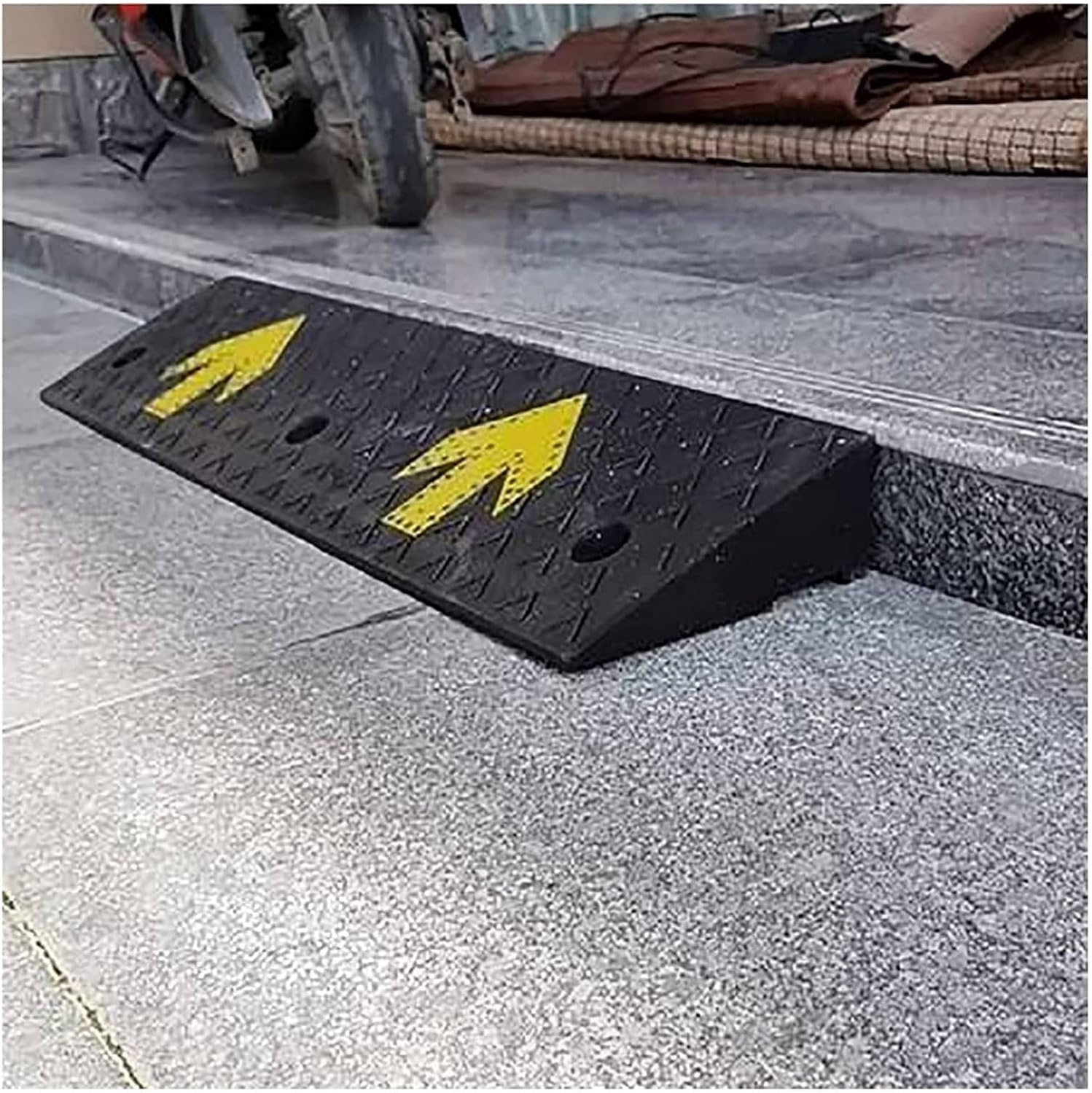 Threshold Ramp Wheelchair Ramp Rubber Speed Bump Non-Slip Wheelchair Ramp Heavy Duty Portable Threshold Ramp for Driveway/Loading Dock/Pedestrian Scooter Ramp Anti-Slip (Size : 13cm/5.1in)