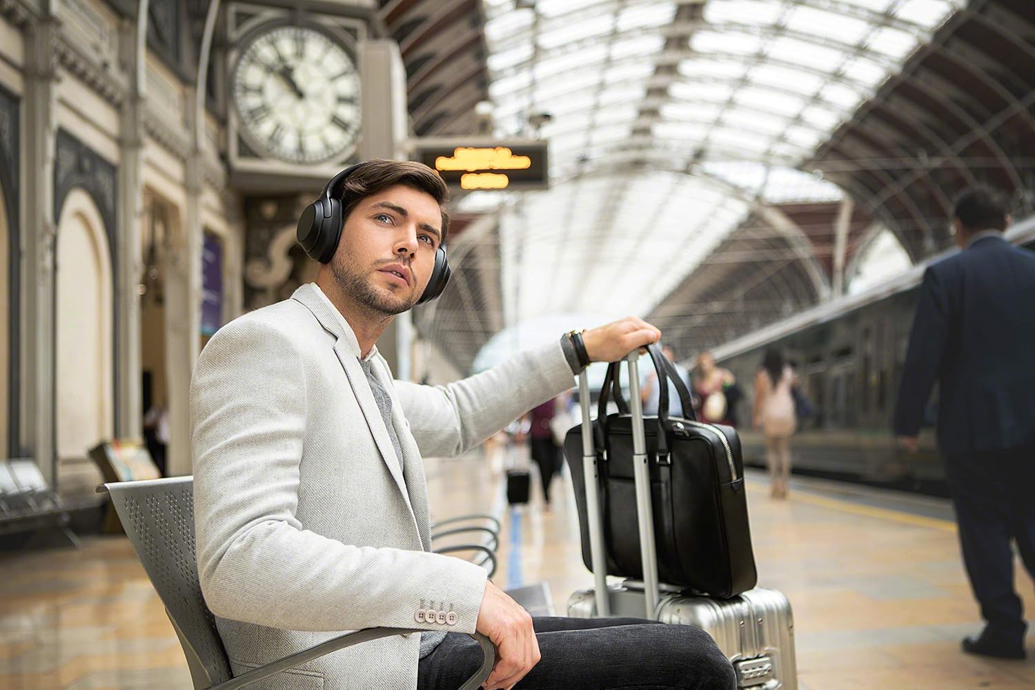 Sony WH-1000XM3 Wireless Noise Cancelling Stereo Headset (International Version/Seller Warrant) (Black)