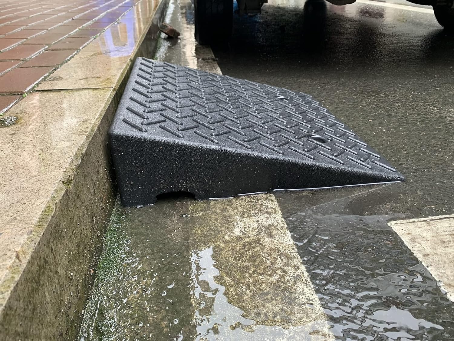 Driveway Curb Transition Ramp Threshold for Indoor Outdoor, 3.5/4/4.5/5 Inches Rise Heavy Duty Rubber Bridging Entry Ramp, Easy to Install (OneColor 10cm/4in Rise)